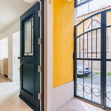 Apartment Lapa Getaway With Swimming Pool Lisbon