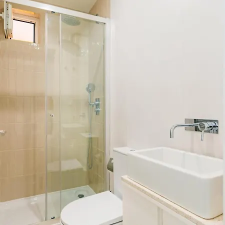 Апартаменти Lapa Getaway With Swimming Pool