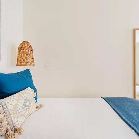 Lapa Getaway With Swimming Pool 아파트 리스본